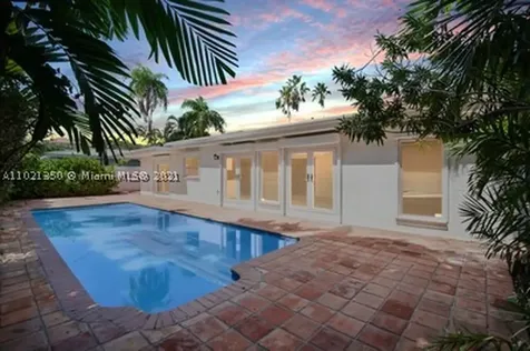 200 W Mashta Drive Key Biscayne FL 33149