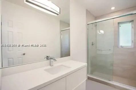 200 W Mashta Drive Key Biscayne FL 33149
