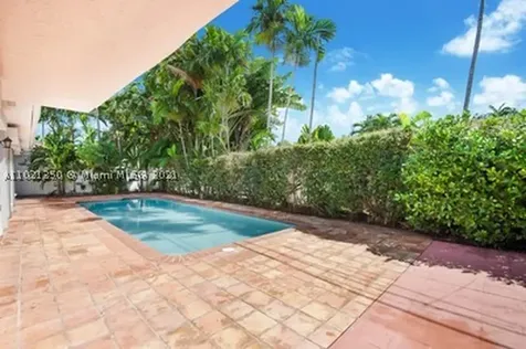 200 W Mashta Drive Key Biscayne FL 33149