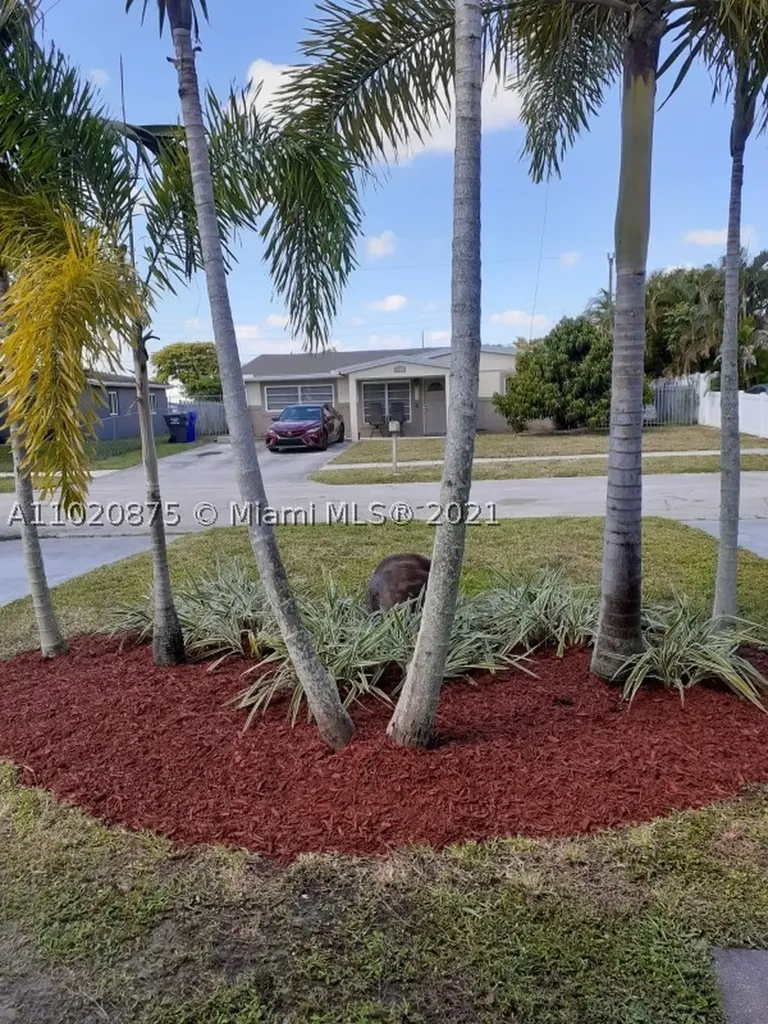 5826 S Farragut Drive Hollywood FL 33021