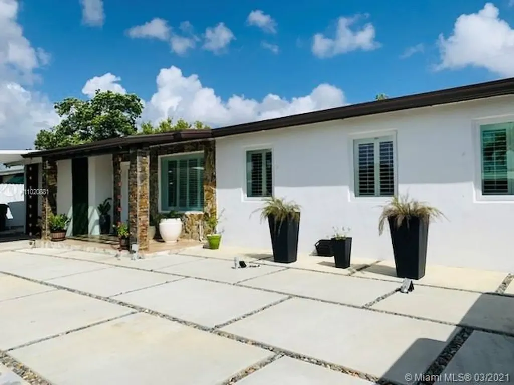 10835 SW 40th Terrace Miami FL 33165