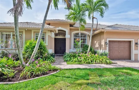 5049 Waters Edge Way Cooper City FL 33330