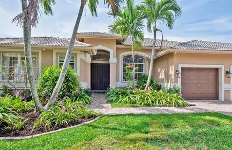 5049 Waters Edge Way Cooper City FL 33330