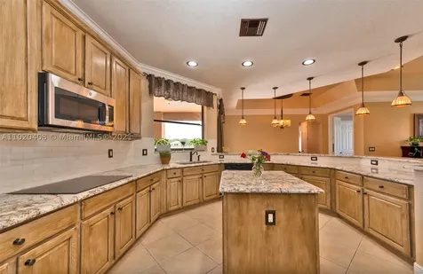 5049 Waters Edge Way Cooper City FL 33330