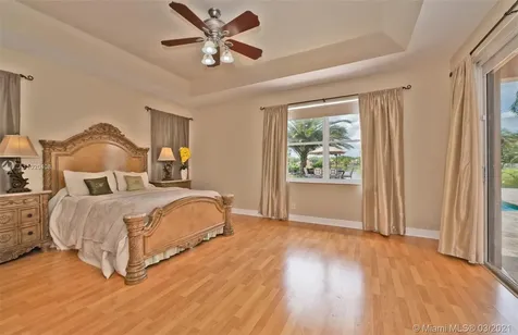 5049 Waters Edge Way Cooper City FL 33330