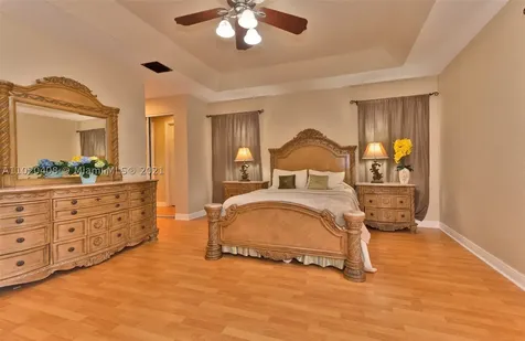 5049 Waters Edge Way Cooper City FL 33330