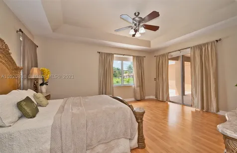 5049 Waters Edge Way Cooper City FL 33330
