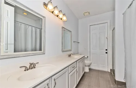 5049 Waters Edge Way Cooper City FL 33330