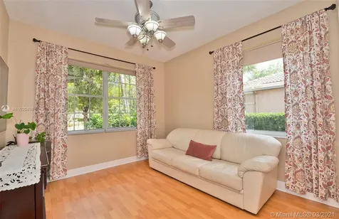 5049 Waters Edge Way Cooper City FL 33330