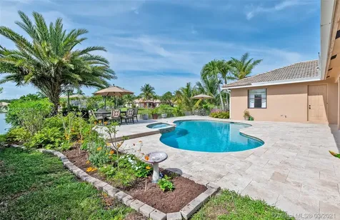 5049 Waters Edge Way Cooper City FL 33330
