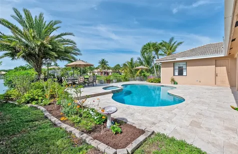 5049 Waters Edge Way Cooper City FL 33330