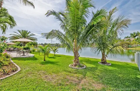 5049 Waters Edge Way Cooper City FL 33330
