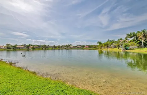 5049 Waters Edge Way Cooper City FL 33330