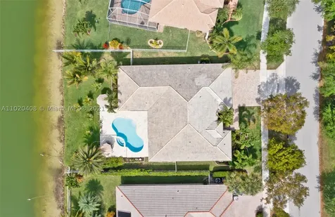 5049 Waters Edge Way Cooper City FL 33330