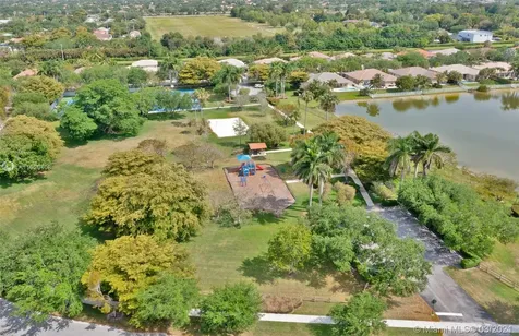 5049 Waters Edge Way Cooper City FL 33330