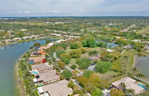 5049 Waters Edge Way Cooper City FL 33330