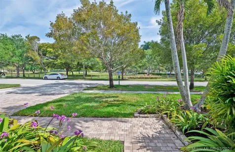 5049 Waters Edge Way Cooper City FL 33330