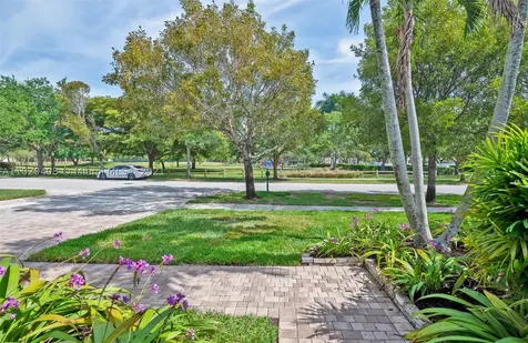 5049 Waters Edge Way Cooper City FL 33330