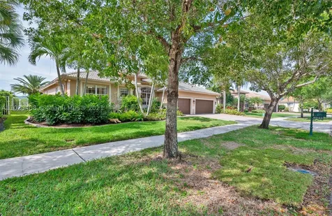 5049 Waters Edge Way Cooper City FL 33330