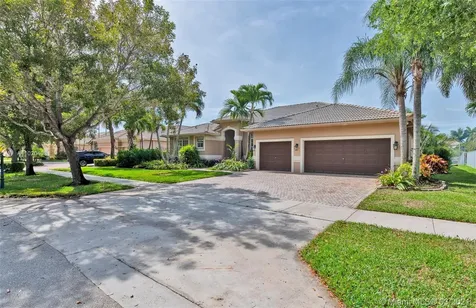 5049 Waters Edge Way Cooper City FL 33330