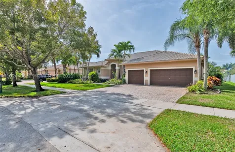 5049 Waters Edge Way Cooper City FL 33330