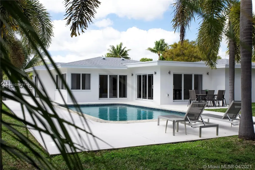 4700 NE 8th Terrace Oakland Park FL 33334