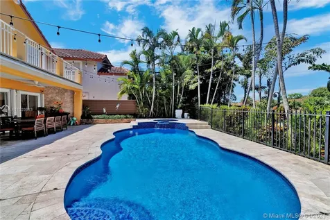 10535 NW 43rd Terrace Doral FL 33178
