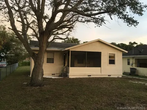 428 N 21st Street Fort Pierce FL 34950