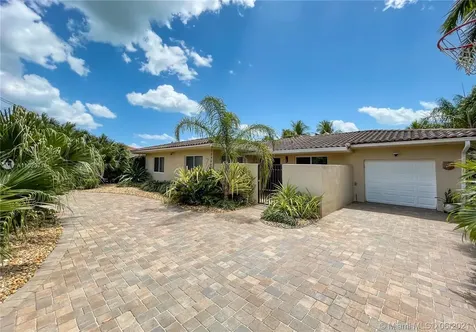 2104 NE 124th Street North Miami FL 33181