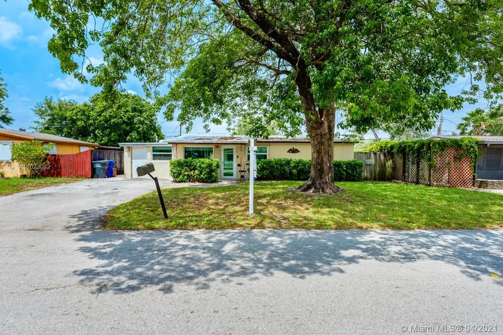 5841 Hope Street Hollywood FL 33021