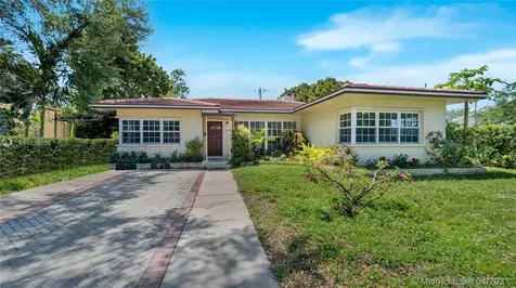 10290 NE 2nd Avenue Miami Shores FL 33138