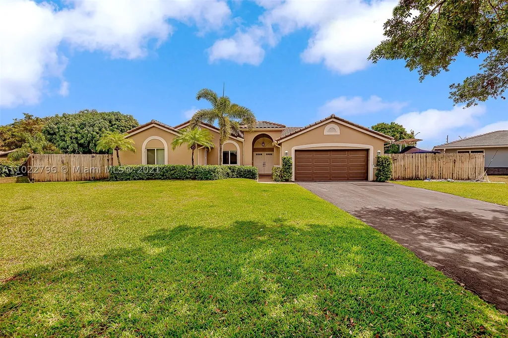 1990 SW 70th Terrace Plantation FL 33317