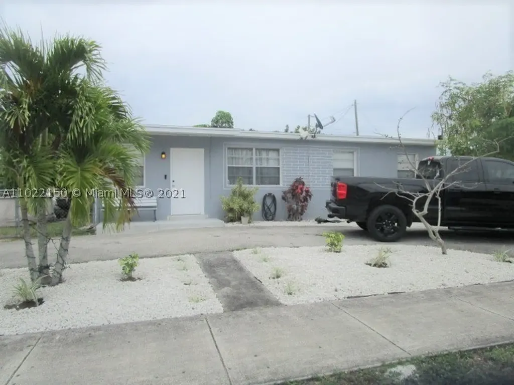 4420 SW 36th Street West Park FL 33023