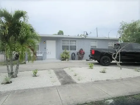 4420 SW 36th Street West Park FL 33023