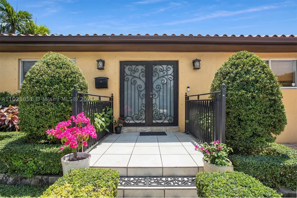 1928 SW 24th Terrace Miami FL 33145