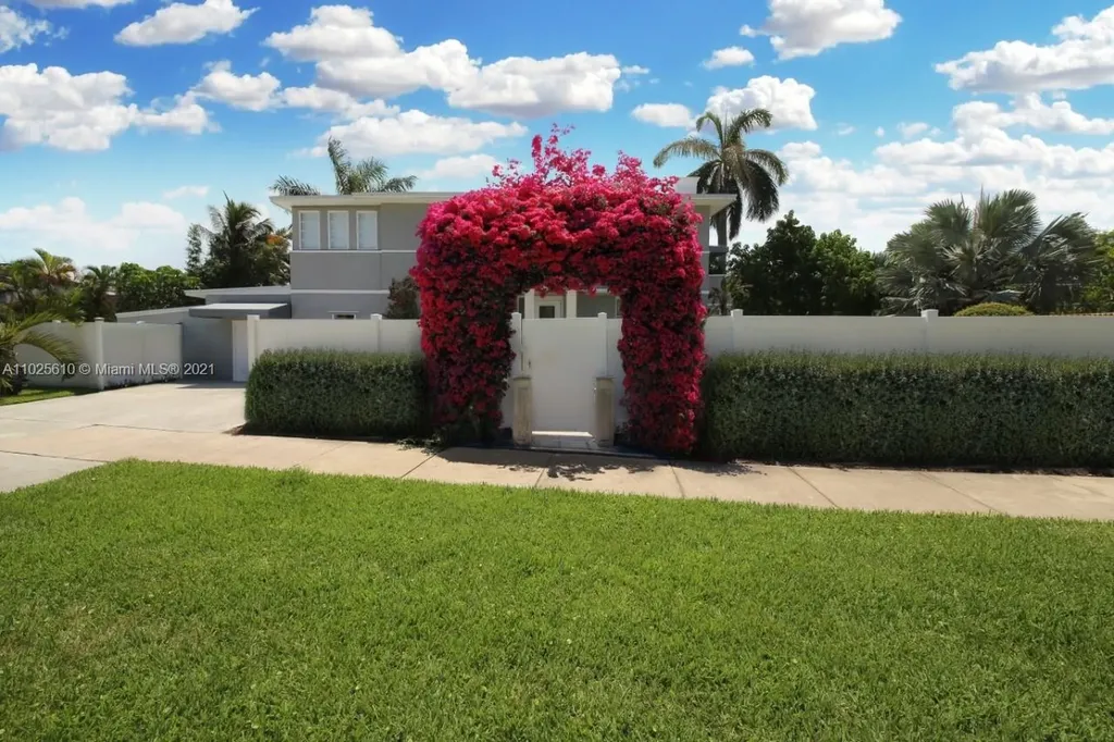 10960 N Bayshore Drive Miami FL 33161