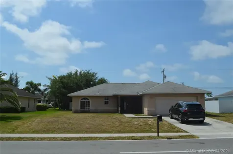 846 Gleason Parkway Cape Coral FL 33914