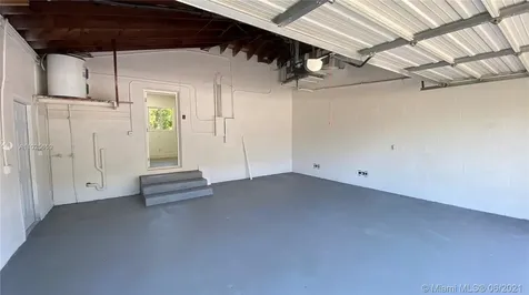 195 NW 115th Street Miami FL 33168