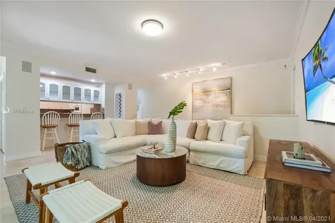 8305 SW 174th Terrace Palmetto Bay FL 33157