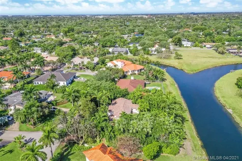 8305 SW 174th Terrace Palmetto Bay FL 33157