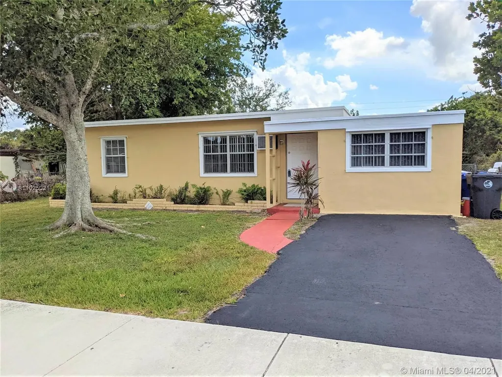 26 Miami Gardens Road West Park FL 33023