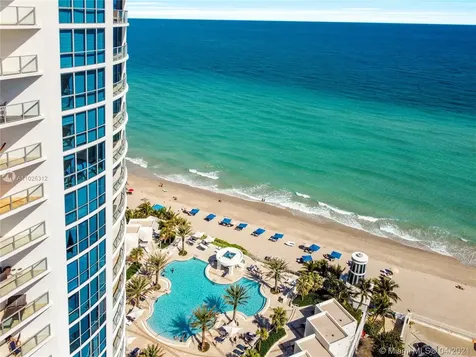 3101 S Ocean Drive Hollywood FL 33019