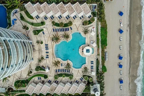 3101 S Ocean Drive Hollywood FL 33019