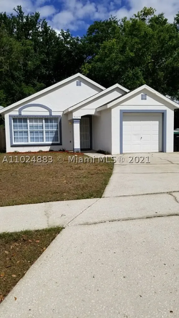 9329 Dearmont Avenue Orlando FL 32825