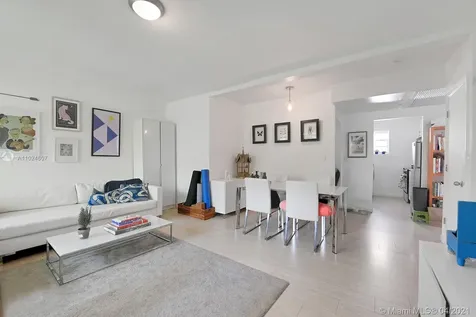 3917 N Meridian Avenue Miami Beach FL 33140