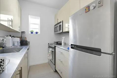 3917 N Meridian Avenue Miami Beach FL 33140