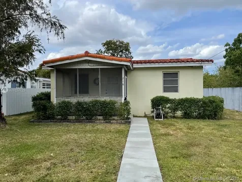 216 Iroquois Street Miami Springs FL 33166