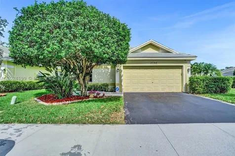 2746 Arrowwood Court Davie FL 33328