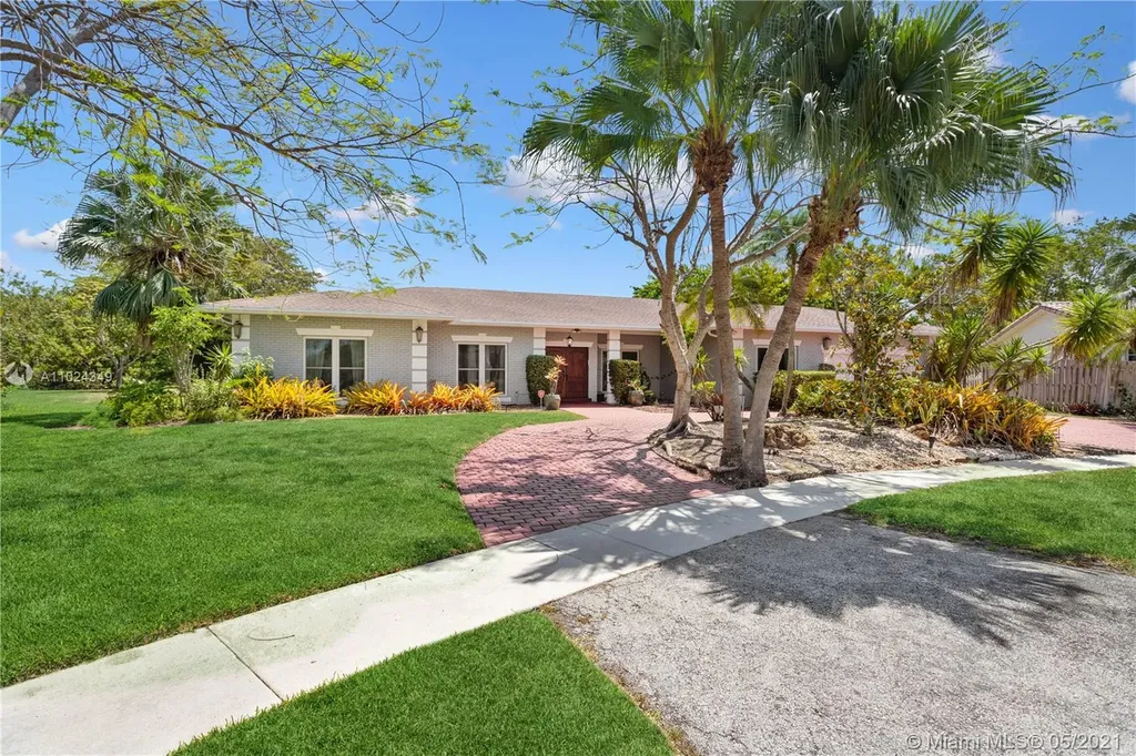 560 Royal Poinciana Court Weston FL 33326