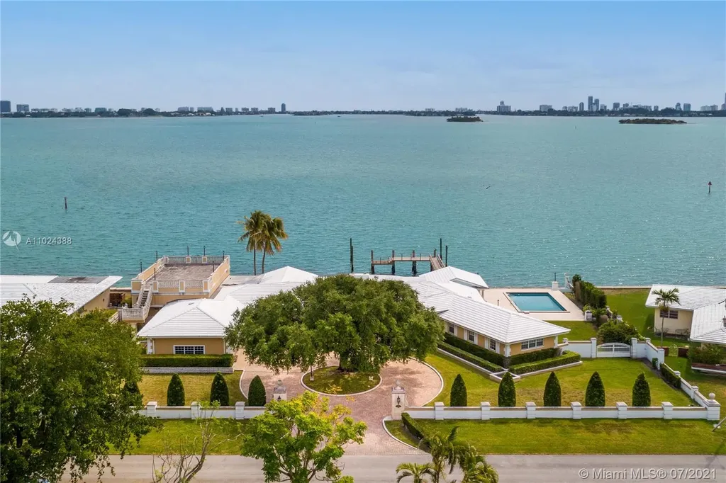9767 NE 13th Avenue Miami Shores FL 33138